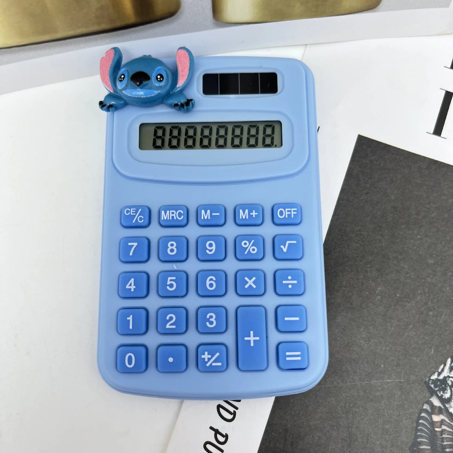 Tragbarer Solarantrieb Taschenrechner von Stitch praktisch für Schule und Büro🥰