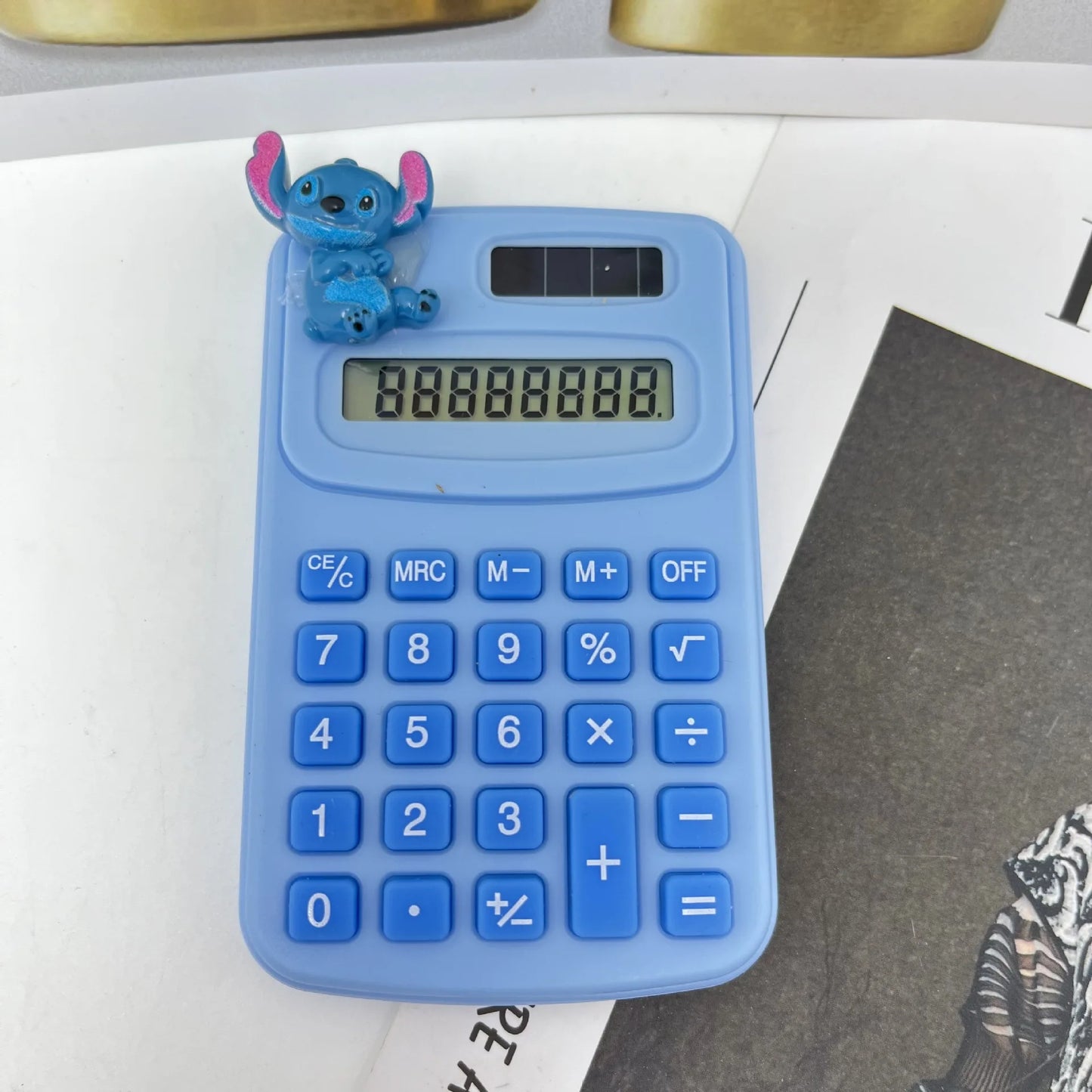 Tragbarer Solarantrieb Taschenrechner von Stitch praktisch für Schule und Büro🥰