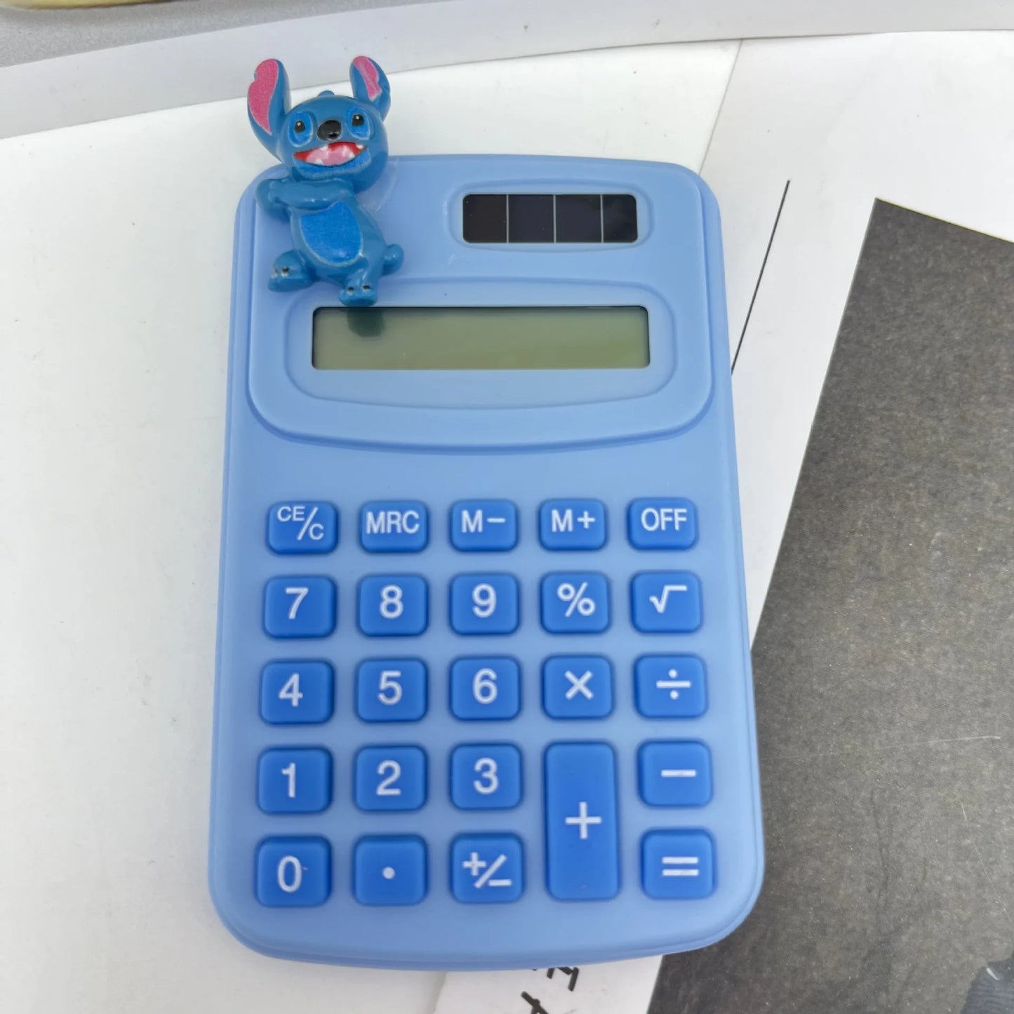 Tragbarer Solarantrieb Taschenrechner von Stitch praktisch für Schule und Büro🥰